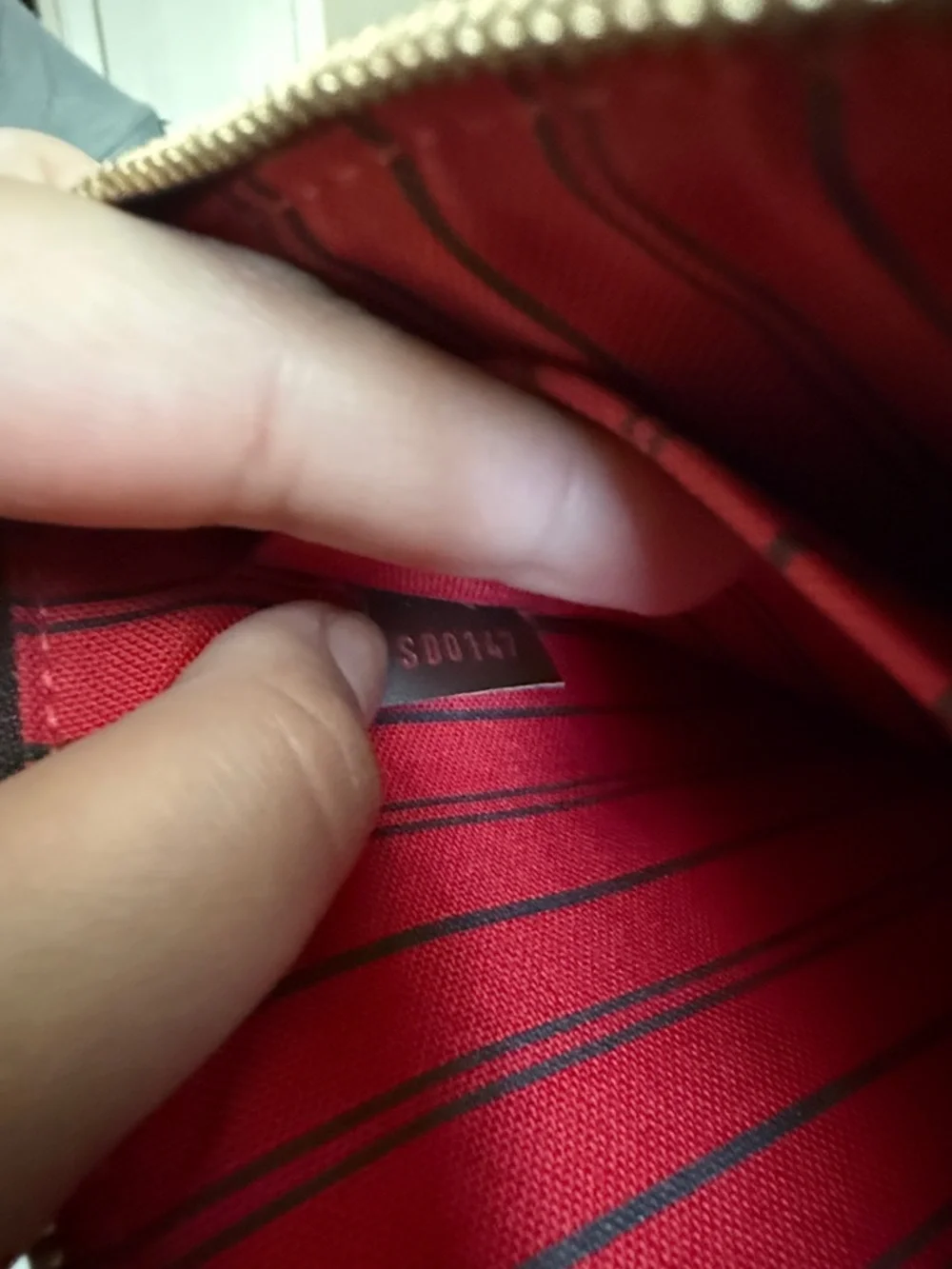 Neverfull Wristlet Clutch - Picture 6 of 7